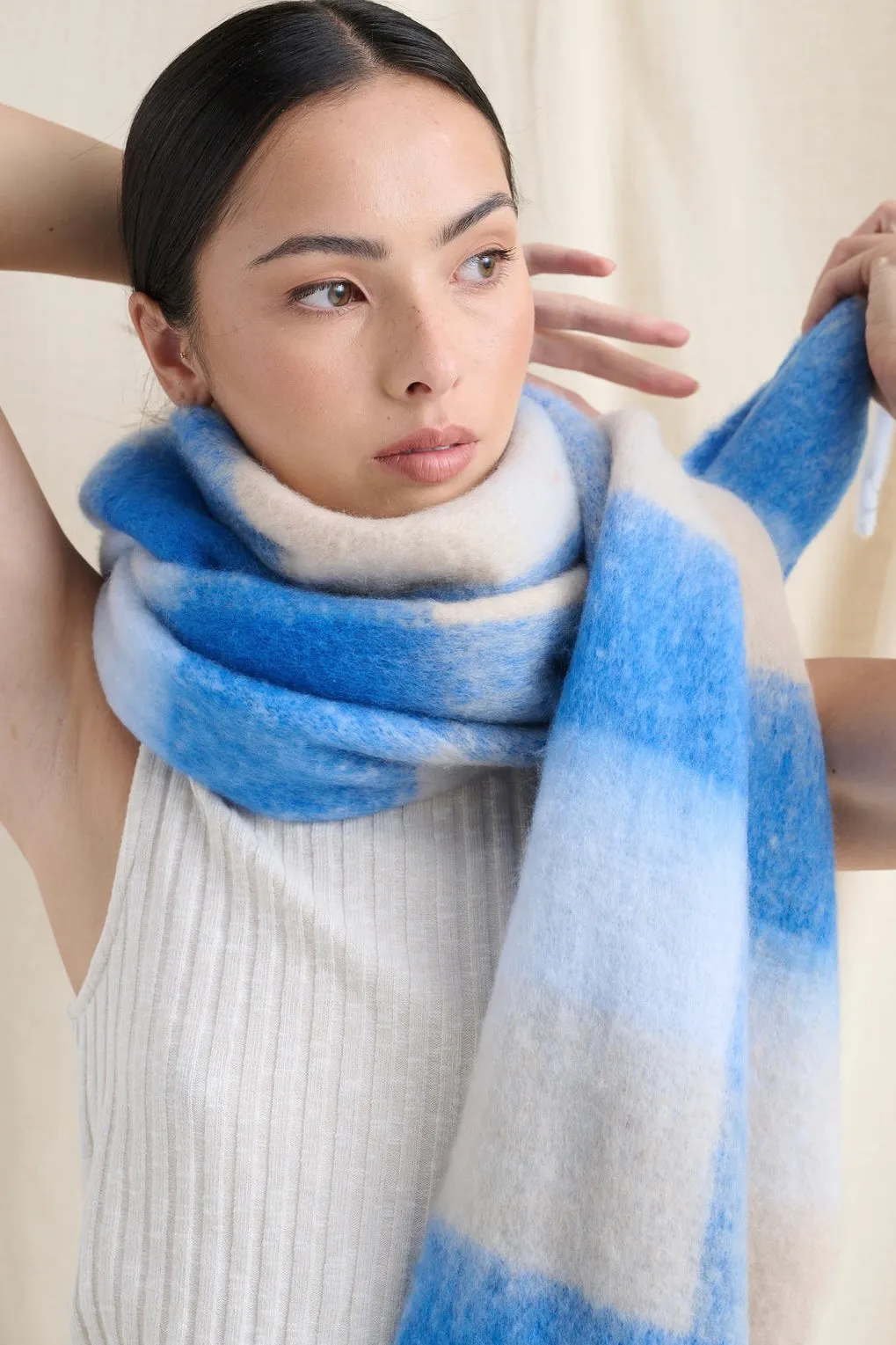 BLUE   WHITE CHECK FLUFFY SCARF