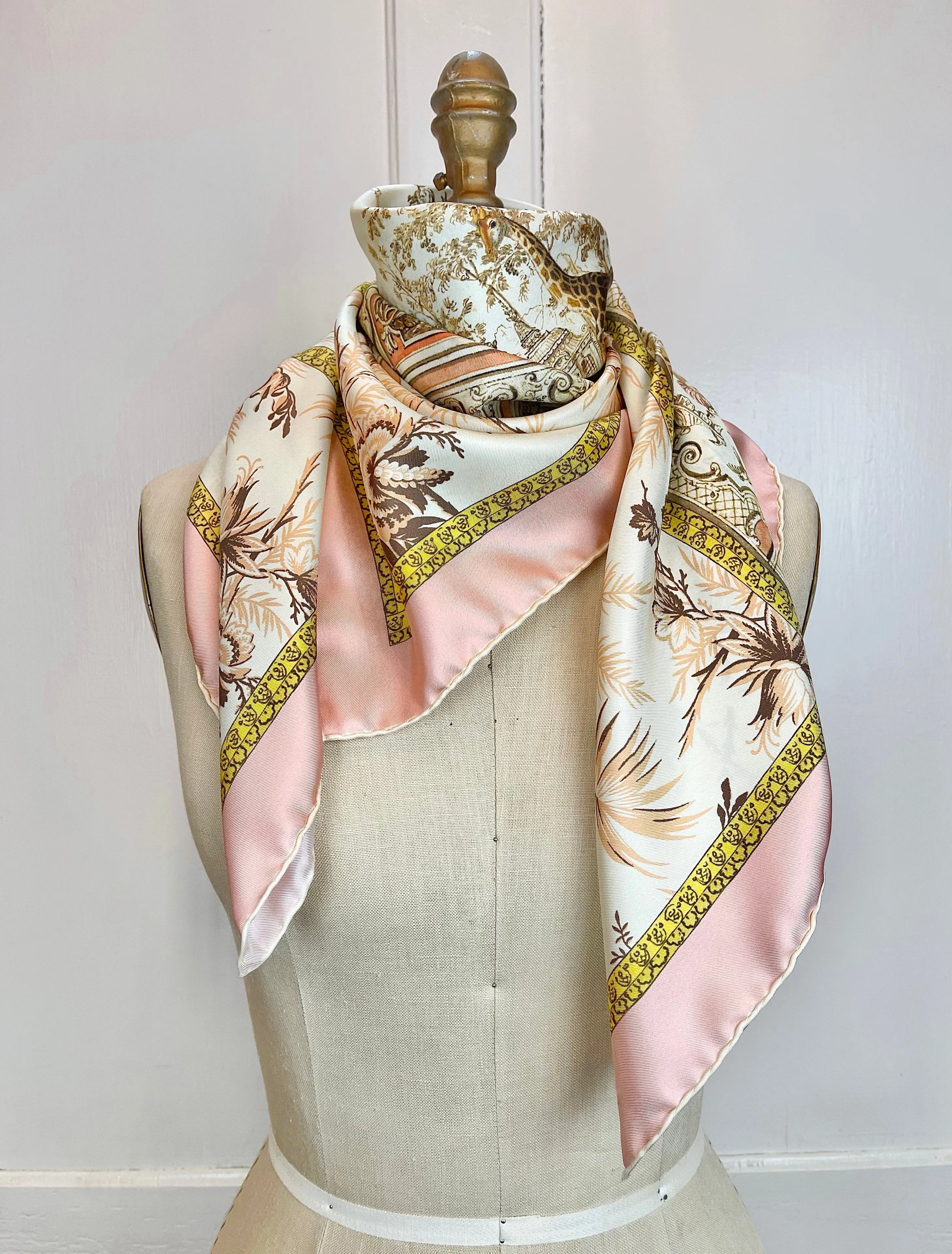 Elwyn New York Mural Menagerie Scarf